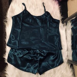 Silk PJ Set in Emerald Green 🌴
